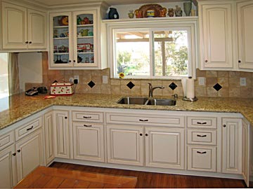 White Kitchen Cabinet Hardware