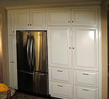 Kitchen Pantry Cabinet on Custom Kitchen Cabinets From Darryn S Custom Cabinets Serving Southern
